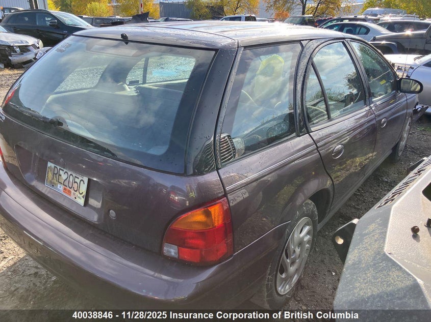 1G8ZK827XWZ138069 1998 SATURN SW photo no. 4