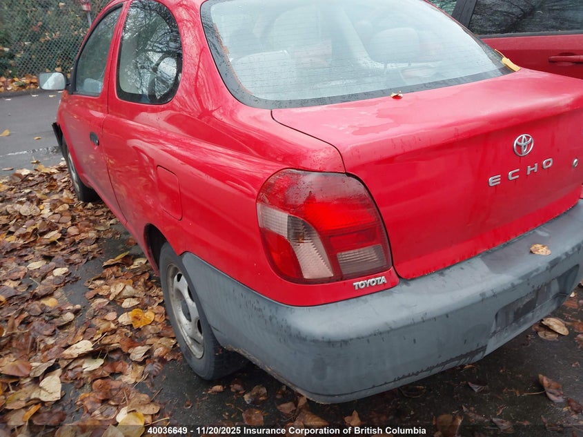 JTDAT1231Y5011029 2000 TOYOTA ECHO photo no. 3