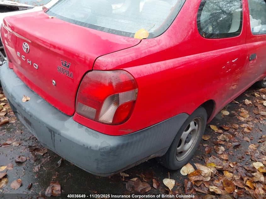JTDAT1231Y5011029 2000 TOYOTA ECHO photo no. 4