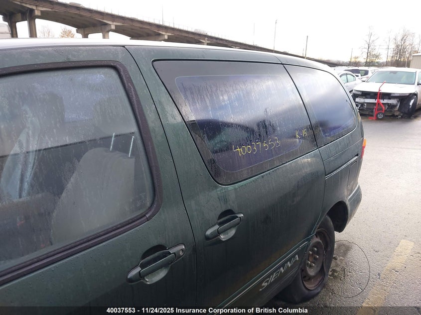 1999 Toyota Sienna Ce VIN: 4T3ZF19C2XU162100 Lot: 40037553