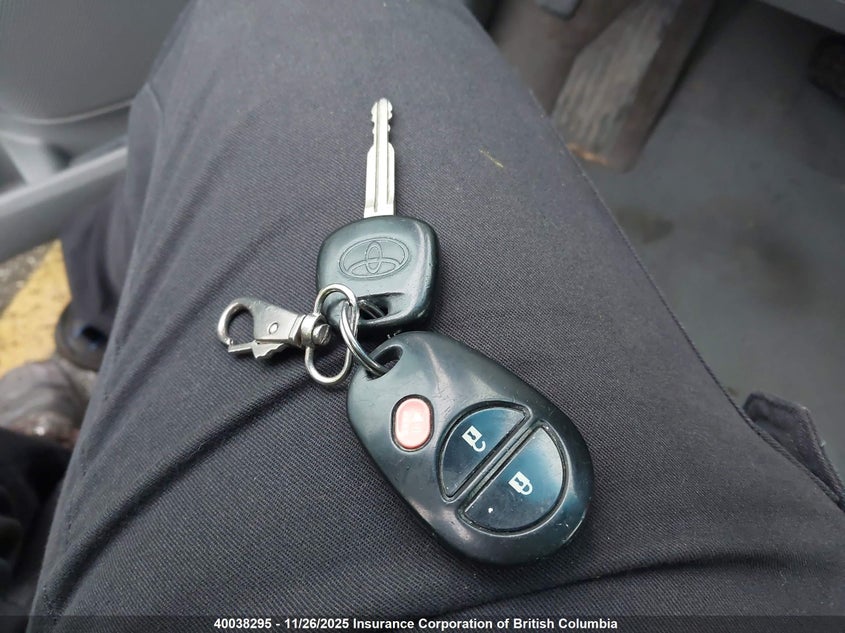 5TDZK3DC9BS097514 2011 TOYOTA SIENNA photo no. 11