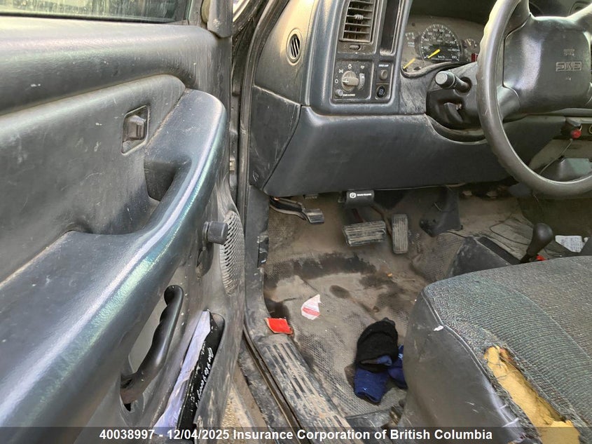1GTEK14V9XZ529352 1999 GMC  photo no. 14