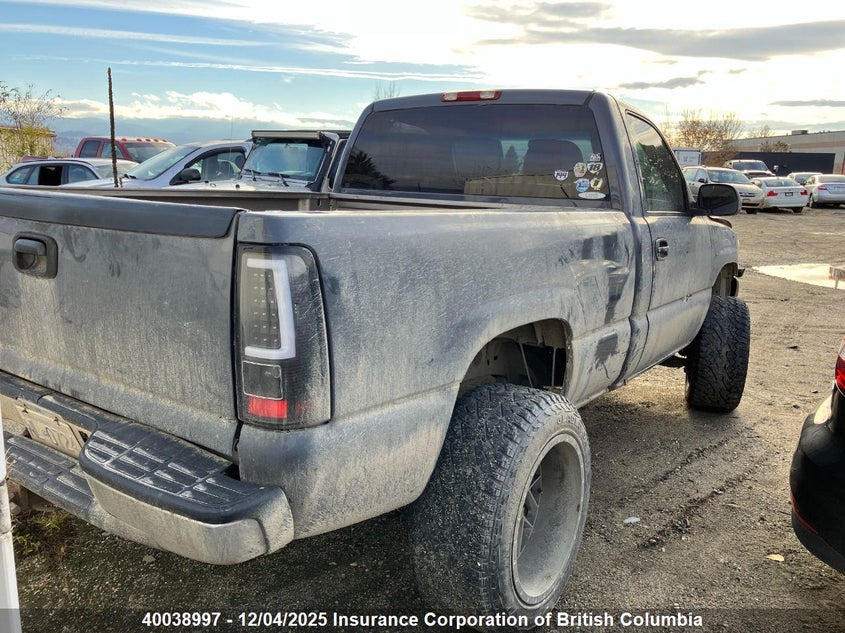 1GTEK14V9XZ529352 1999 GMC  photo no. 4