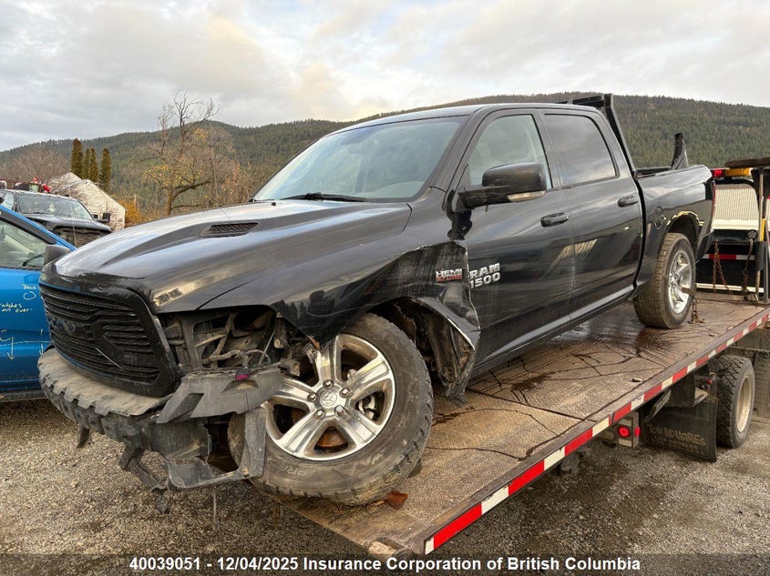 1C6RR7MT1JS269888 2018 RAM 1500 photo no. 2