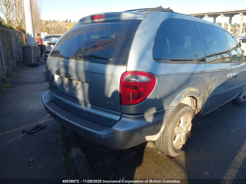 2D4GP44L75R205398 2005 DODGE CARAVAN photo no. 4