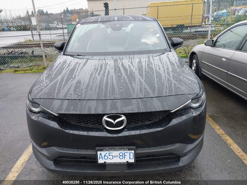 2022 Mazda Mx-30 Premium Plus VIN: JM1DRADB1N0100463 Lot: 40038250
