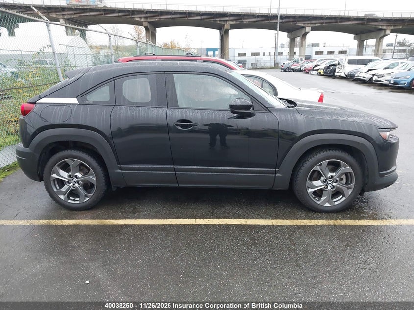 2022 Mazda Mx-30 Premium Plus VIN: JM1DRADB1N0100463 Lot: 40038250