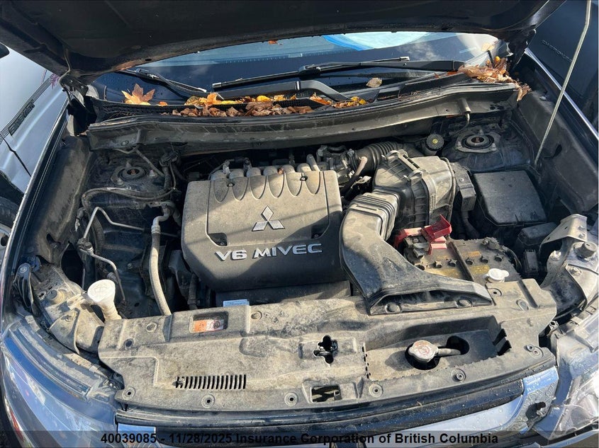 JA4JZ4AX0JZ600702 2018 MITSUBISHI OUTLANDER photo no. 10