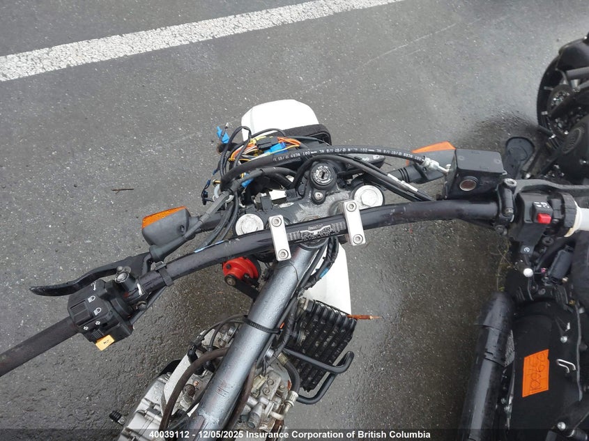 JS1SP46A482101872 2008 SUZUKI DR photo no. 7