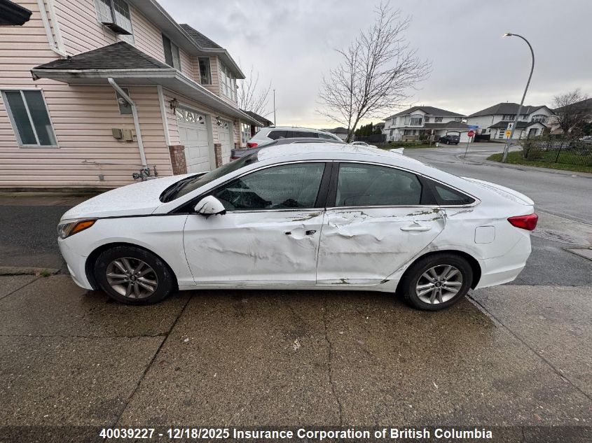 2015 Hyundai Sonata Se VIN: 5NPE24AF5FH127400 Lot: 40039227