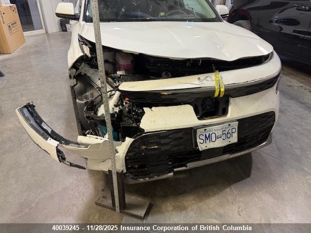 KNDCT3L12P5043889 2023 KIA NIRO photo no. 2