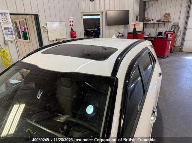 KNDCT3L12P5043889 2023 KIA NIRO photo no. 5