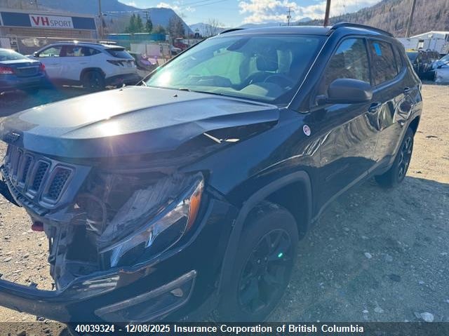 3C4NJDDB0JT410081 2018 JEEP COMPASS photo no. 2