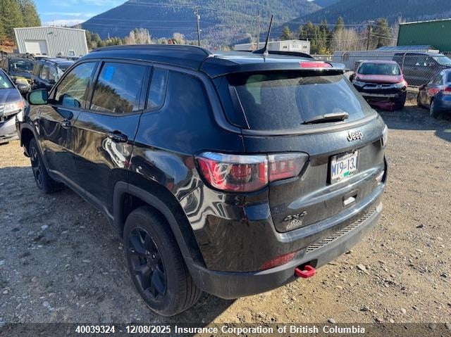 3C4NJDDB0JT410081 2018 JEEP COMPASS photo no. 3
