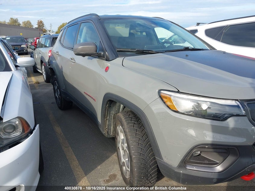3C4NJDDB1NT147167 2022 Jeep Compass Trailhawk auction photo 1