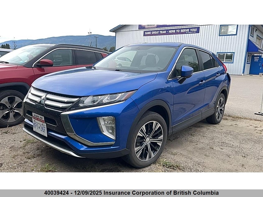 JA4AT4AA0JZ617917 2018 MITSUBISHI ECLIPSE CROSS photo no. 2
