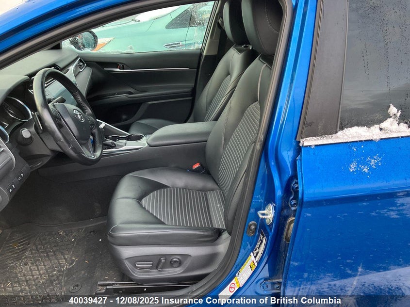 4T1B11HK2JU058781 2018 TOYOTA CAMRY photo no. 9