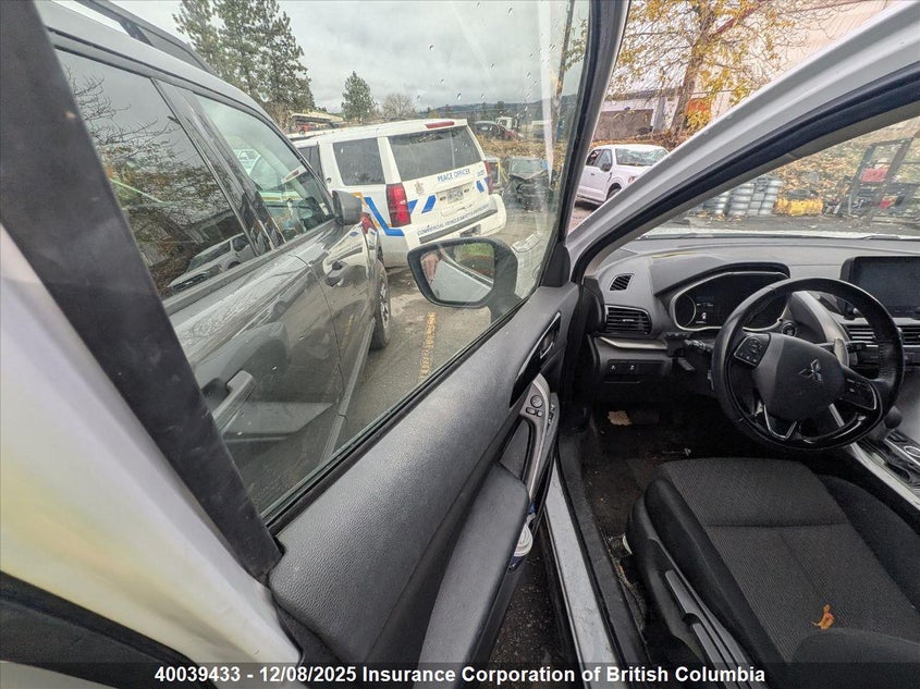JA4ATVAA0NZ603043 2022 MITSUBISHI ECLIPSE CROSS photo no. 7