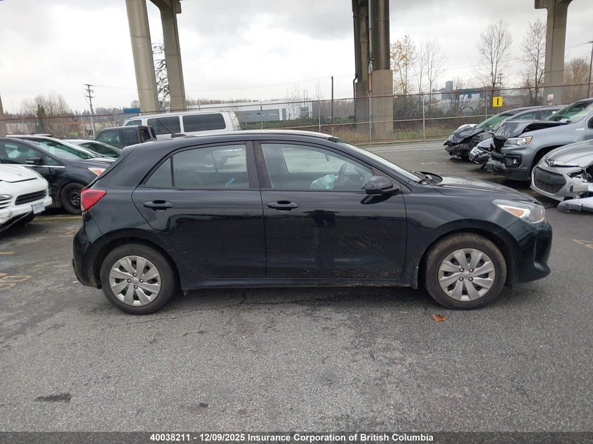 3KPA25AB7JE039379 2018 KIA RIO photo no. 14