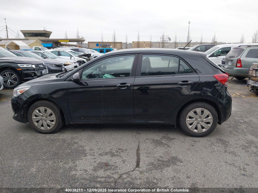 3KPA25AB7JE039379 2018 KIA RIO photo no. 15