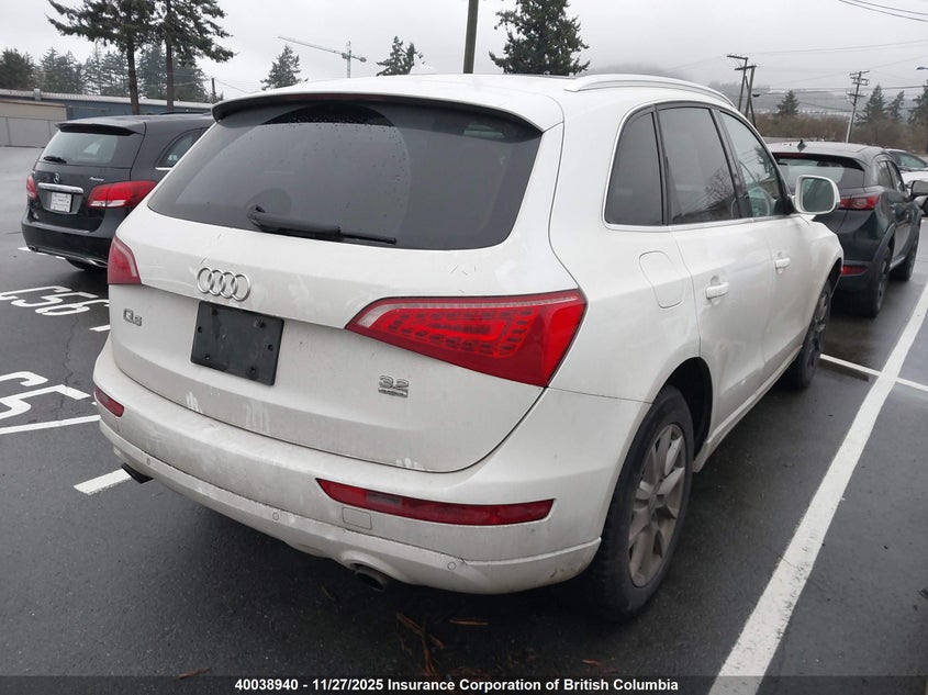 WA1LKCFP4AA012851 2010 AUDI Q5 photo no. 4