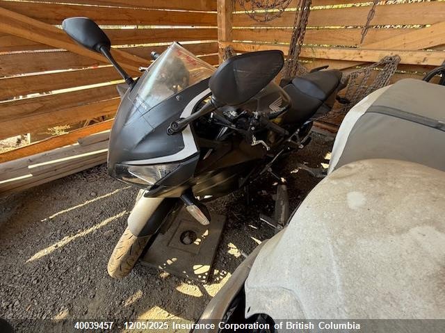 MLHNC516XF5100306 2015 HONDA CBR photo no. 2