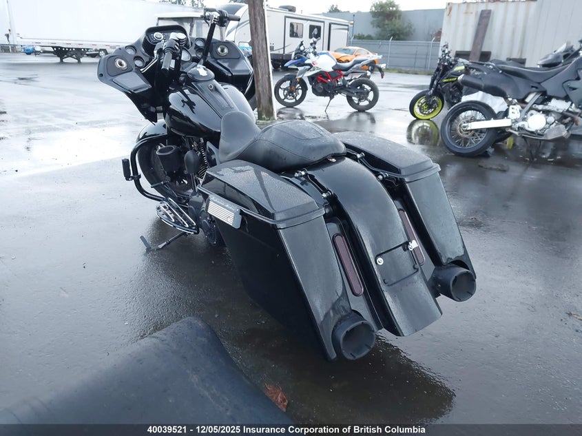 1HD1FC410AB645548 2010 HARLEY-DAVIDSON ELECTRA GLIDE photo no. 3