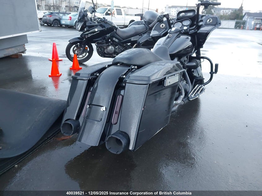 1HD1FC410AB645548 2010 HARLEY-DAVIDSON ELECTRA GLIDE photo no. 4