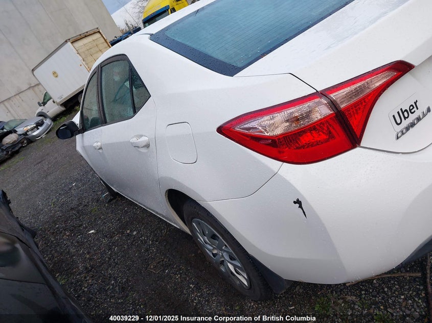 2T1BURHE0JC116405 2018 TOYOTA COROLLA photo no. 15