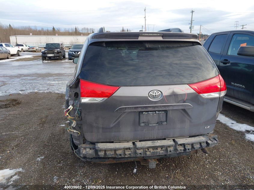 5TDKK3DC4BS149150 2011 TOYOTA SIENNA photo no. 17