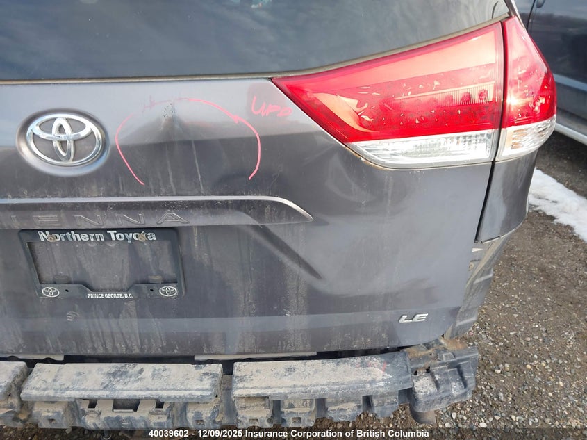 5TDKK3DC4BS149150 2011 TOYOTA SIENNA photo no. 20