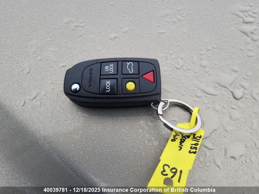 2004 Volvo V70 VIN: YV1SW61T042419814 Lot: 40039781