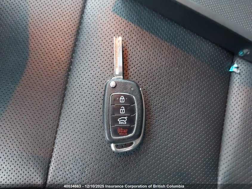 5NMZUDLB1HH049137 2017 HYUNDAI SANTA FE photo no. 11
