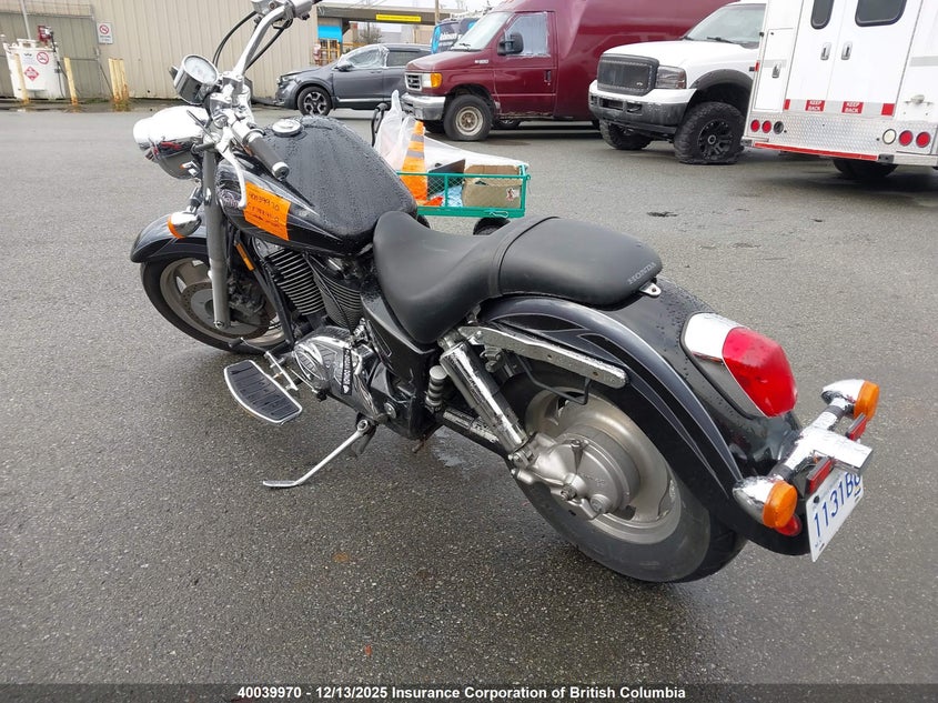 1HFSC43281A100045 2001 HONDA VT photo no. 3