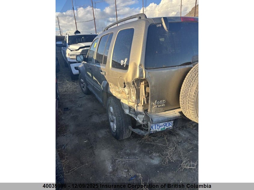1J4GL48586W153996 2006 JEEP LIBERTY (NORTH AMERICA) photo no. 3