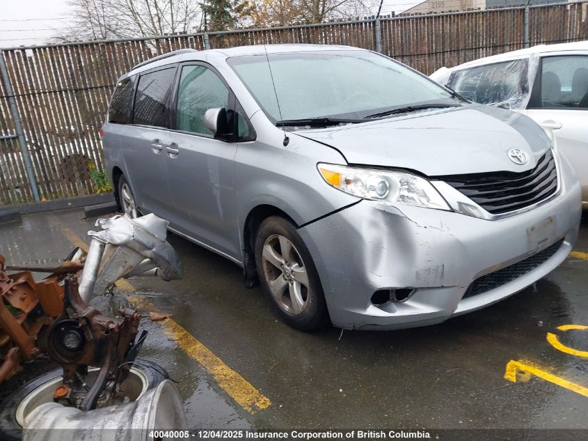 TOYOTA SIENNA LE