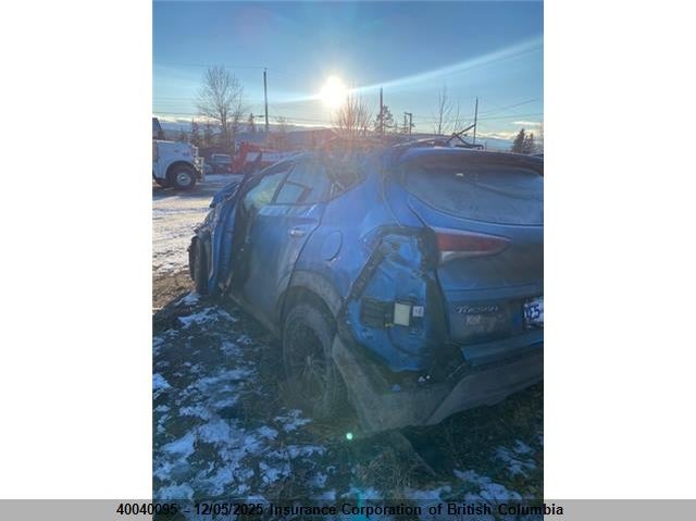 KM8J3CA21HU309697 2017 HYUNDAI TUCSON photo no. 4