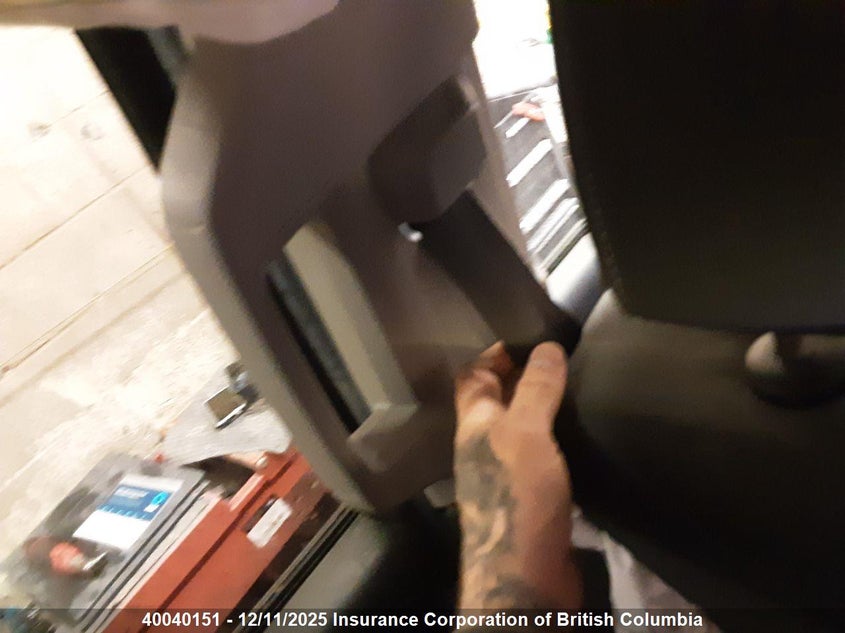 3GTU2MEC1HG300112 2017 GMC SIERRA photo no. 29