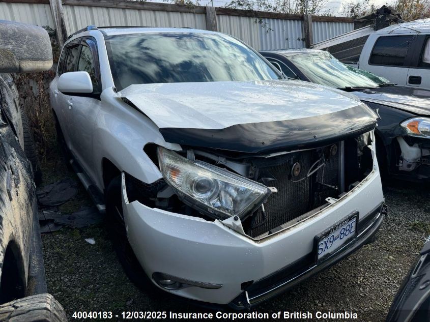 TOYOTA HIGHLANDER SE