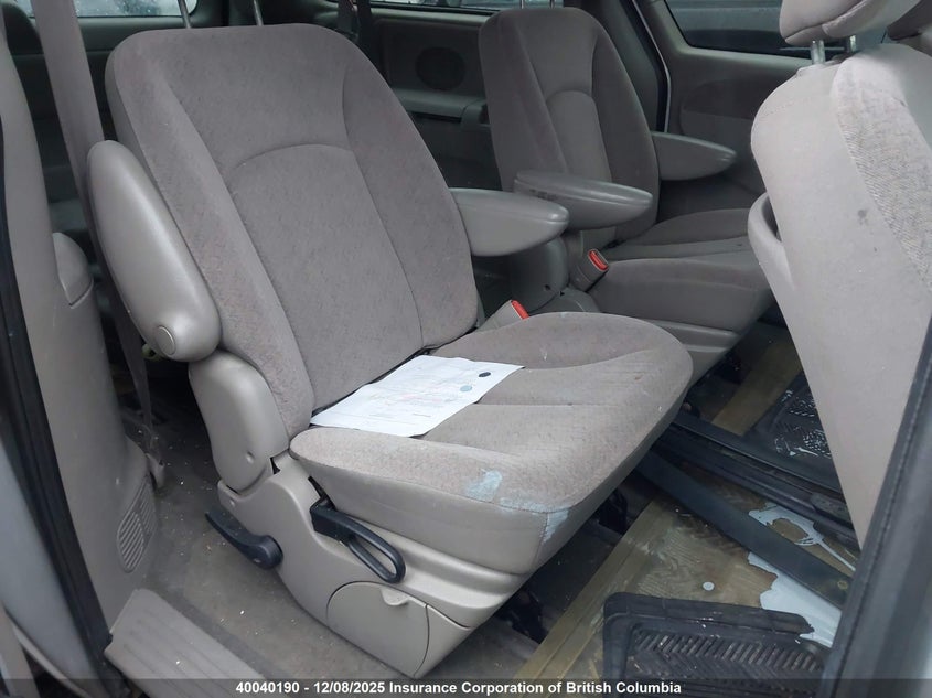 2B4GP44R61R143890 2001 DODGE CARAVAN photo no. 8