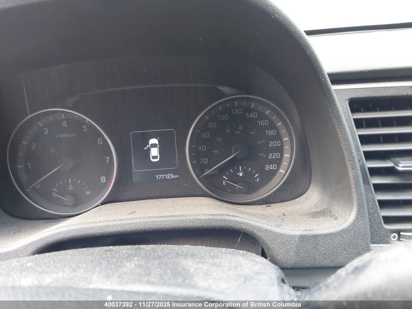 KMHD84LF4HU112964 2017 HYUNDAI ELANTRA photo no. 7
