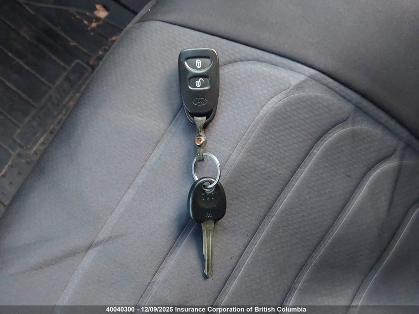 5NMSHDAG9AH337160 2010 HYUNDAI SANTA FE photo no. 11