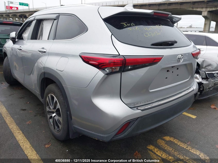 5TDGZRBH0MS545629 2021 TOYOTA HIGHLANDER photo no. 3