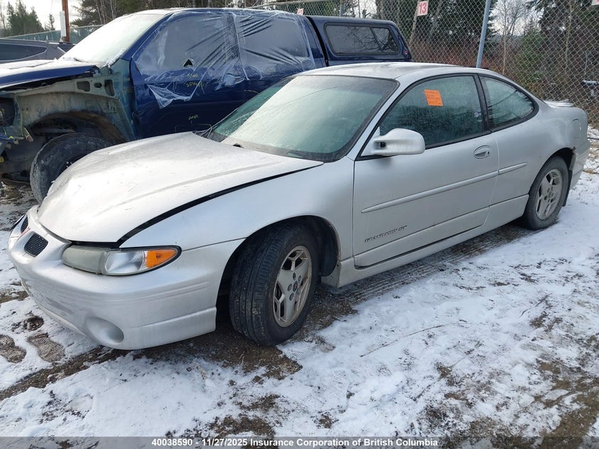 1G2WP12K92F245930 2002 PONTIAC GRAND PRIX photo no. 2