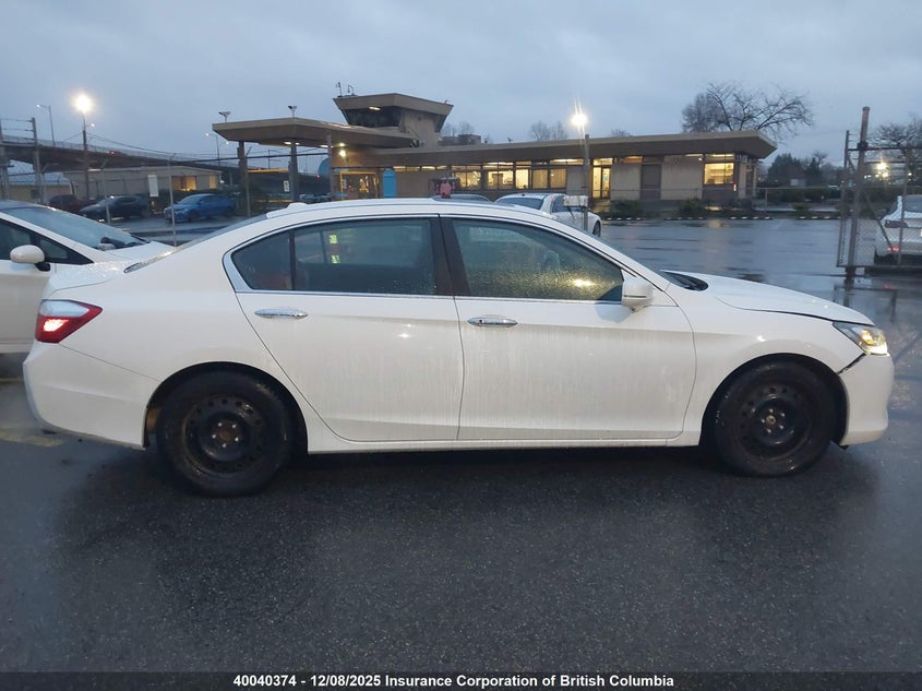 1HGCR2F9XFA808168 2015 HONDA ACCORD photo no. 13