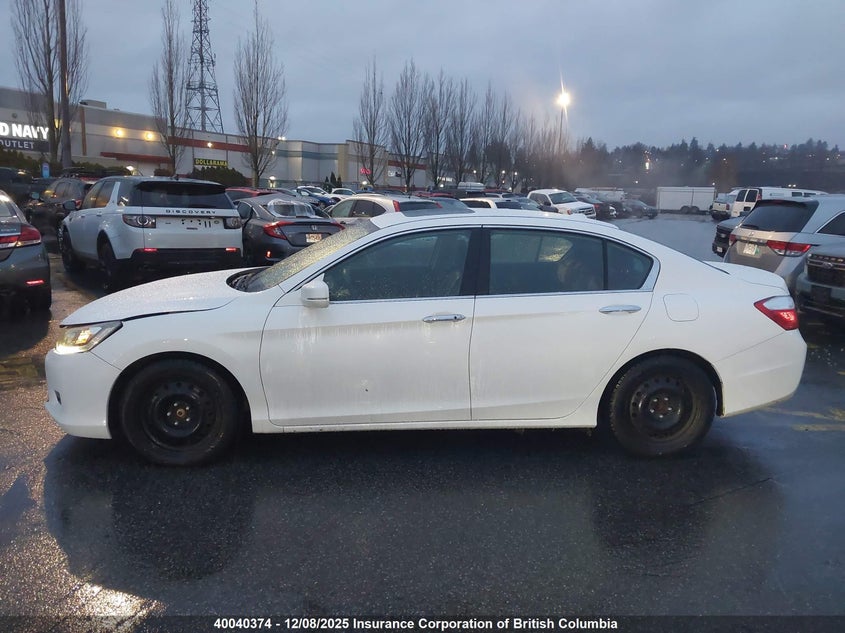1HGCR2F9XFA808168 2015 HONDA ACCORD photo no. 14