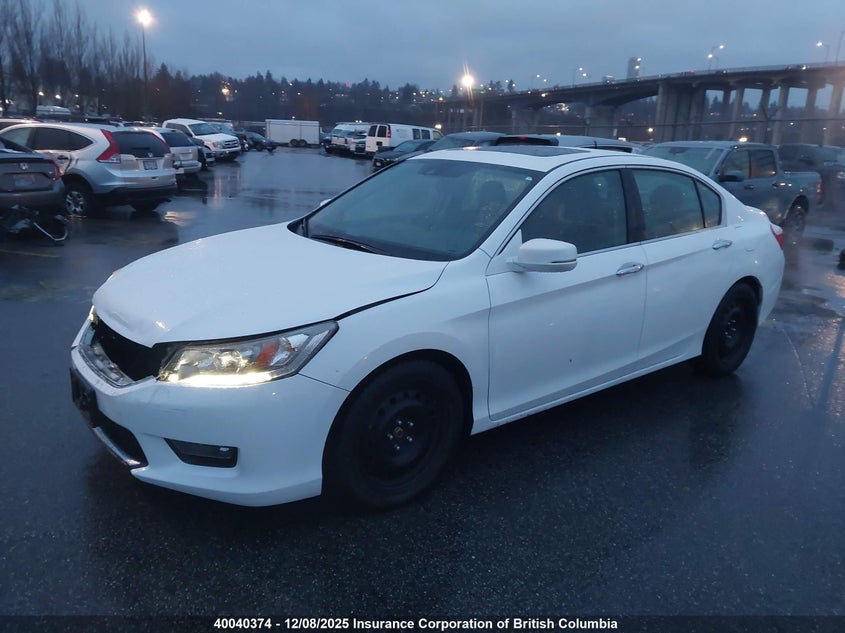 1HGCR2F9XFA808168 2015 HONDA ACCORD photo no. 2