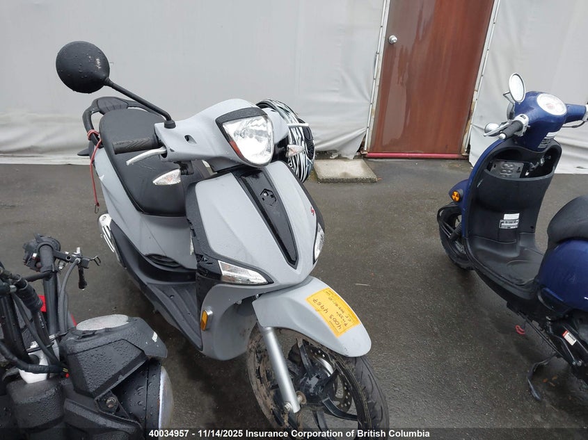 ZAPC546B8N7002042 2022 PIAGGIO  photo no. 2