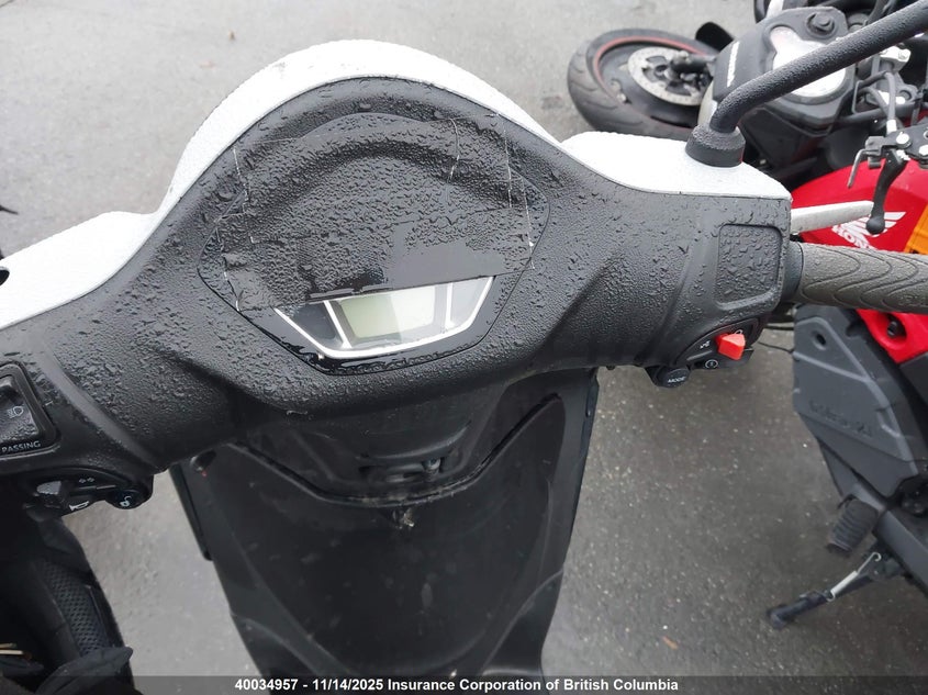 ZAPC546B8N7002042 2022 PIAGGIO  photo no. 7