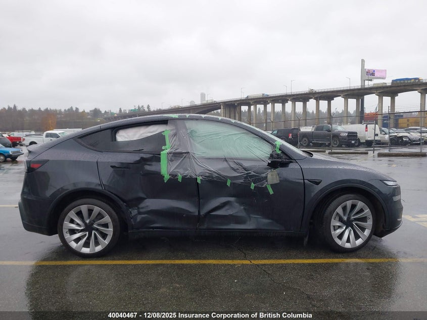 7SAYGDEE4TF323695 2026 TESLA MODEL Y photo no. 13